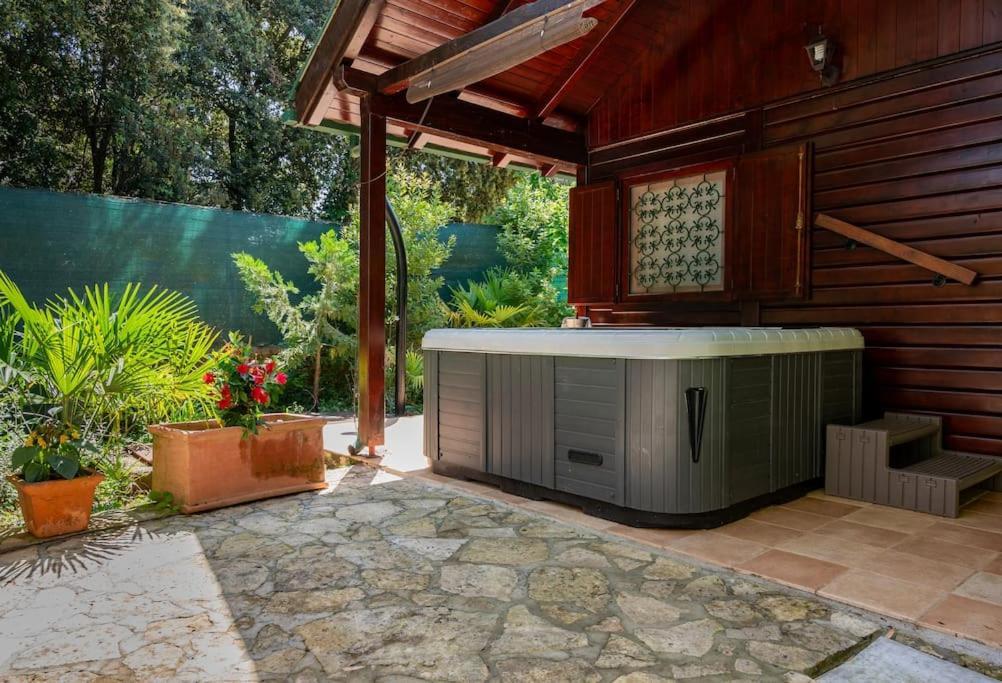 Pure Nature Haven By The Sea With Hot Tub Ferienhaus *